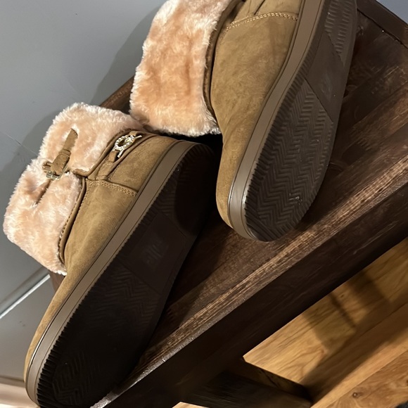 Guess, GBG boots. Size 8, like new. - Picture 5 of 7